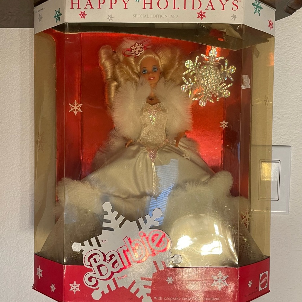 1989 Happy Holidays Barbie Doll with Keepsake Snowflake ornament, Damaged Box